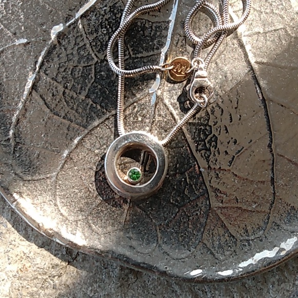 💝Movado circle necklace with peridot stone - Picture 9 of 10